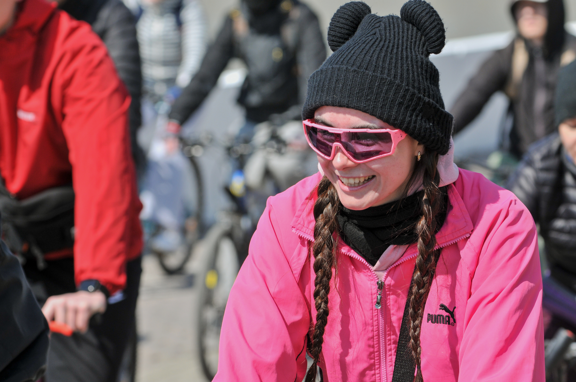 Участница в розовом