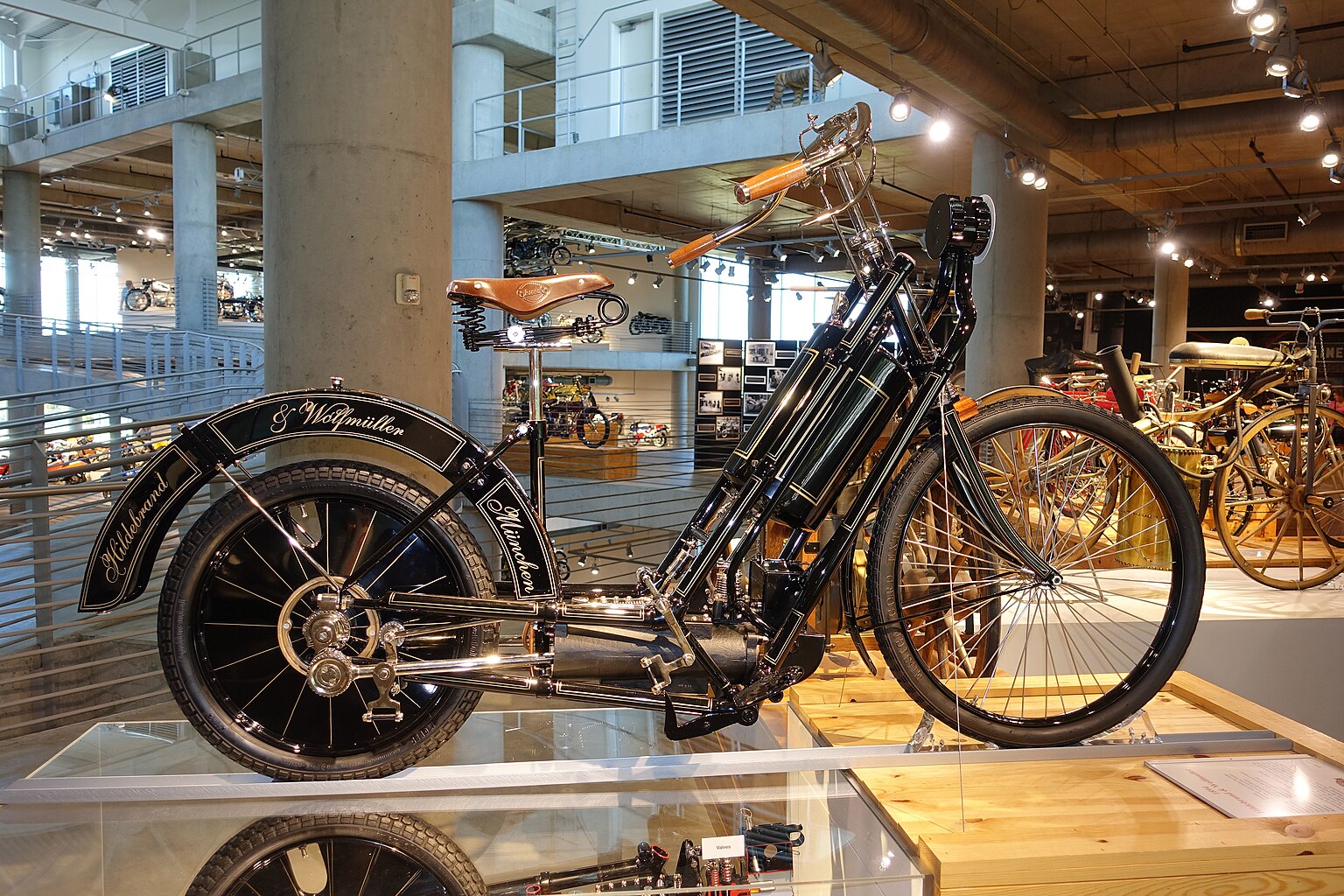 Паровой велосипед Hildebrand and Wolfmuller