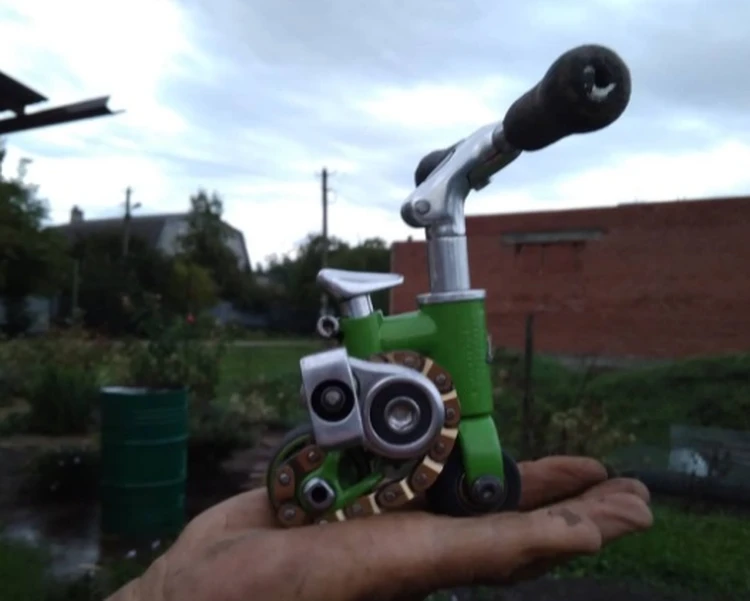 Велосипед Сергея Дашевского ― самый маленький велосипед в мире